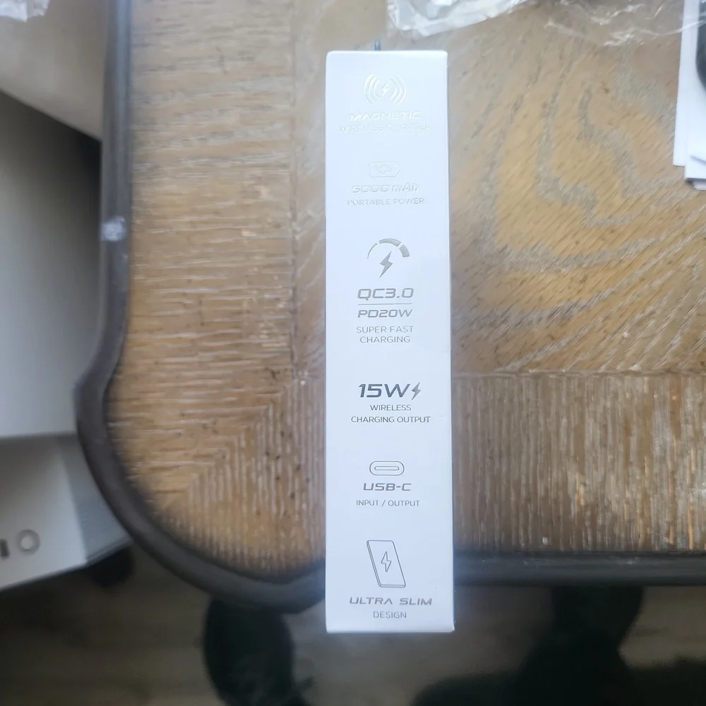 Smartphone Ultra Slim Magnetic Charger and Powerbank